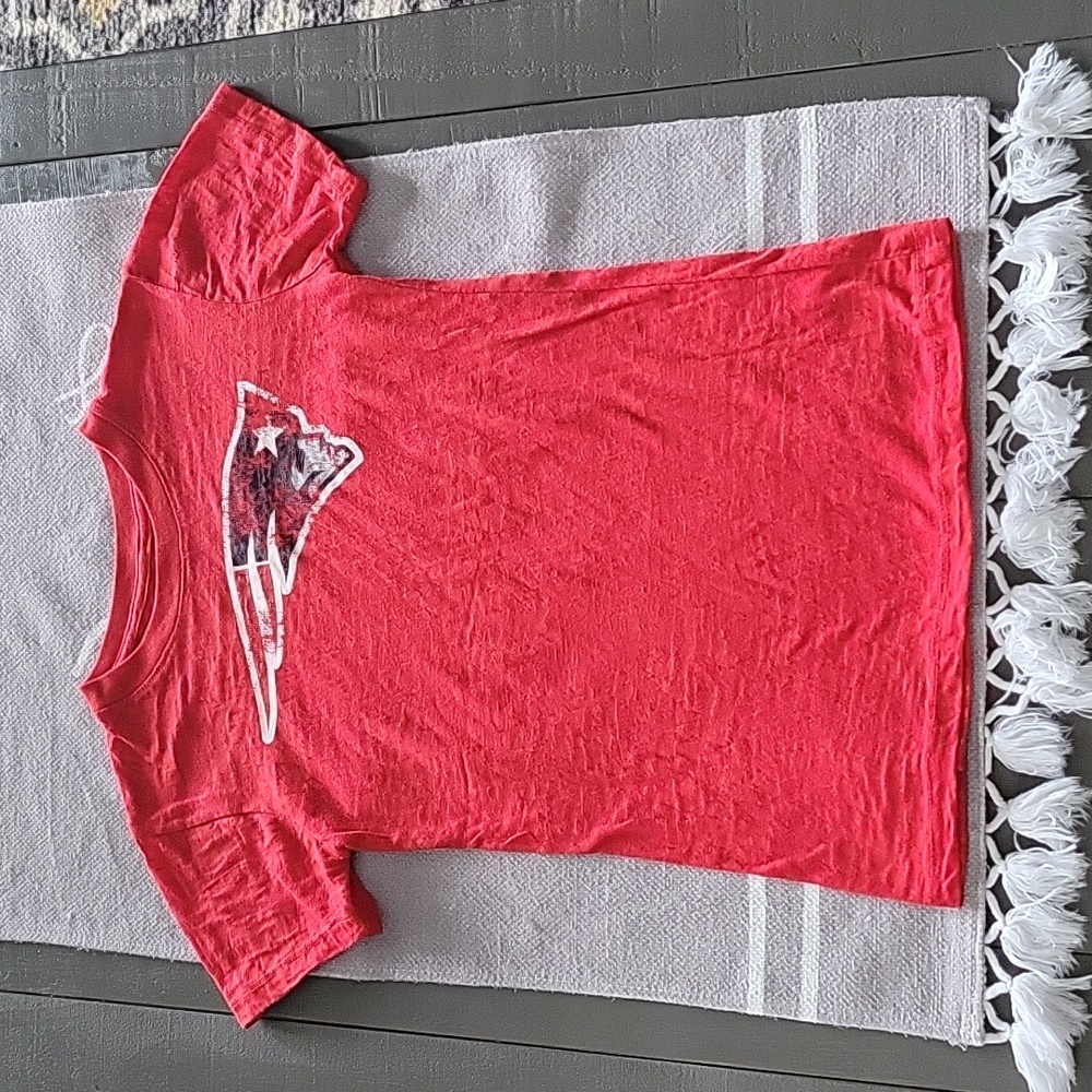 Patriots youth red distressed t shirt size M 10/12